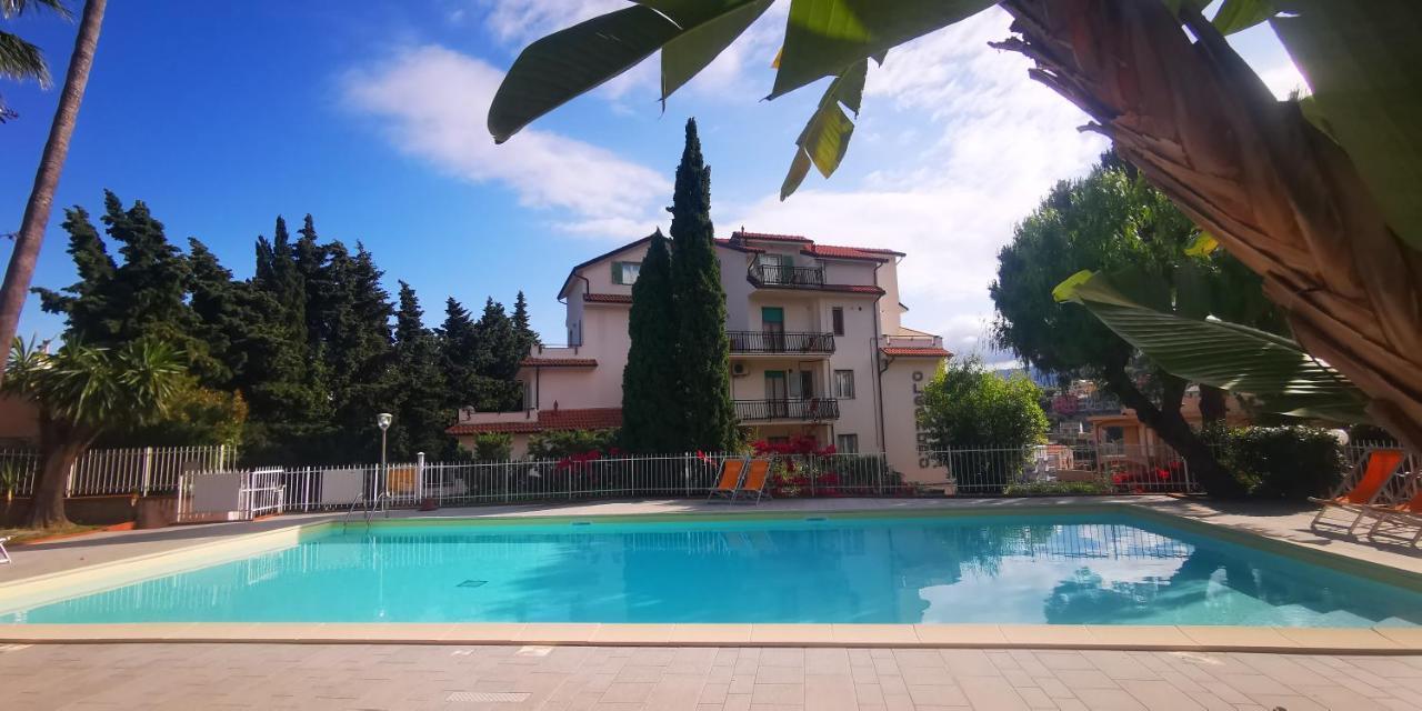 Residence Oleandro Pietra Ligure Luaran gambar