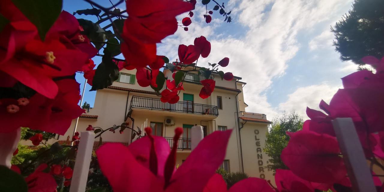 Residence Oleandro Pietra Ligure Luaran gambar