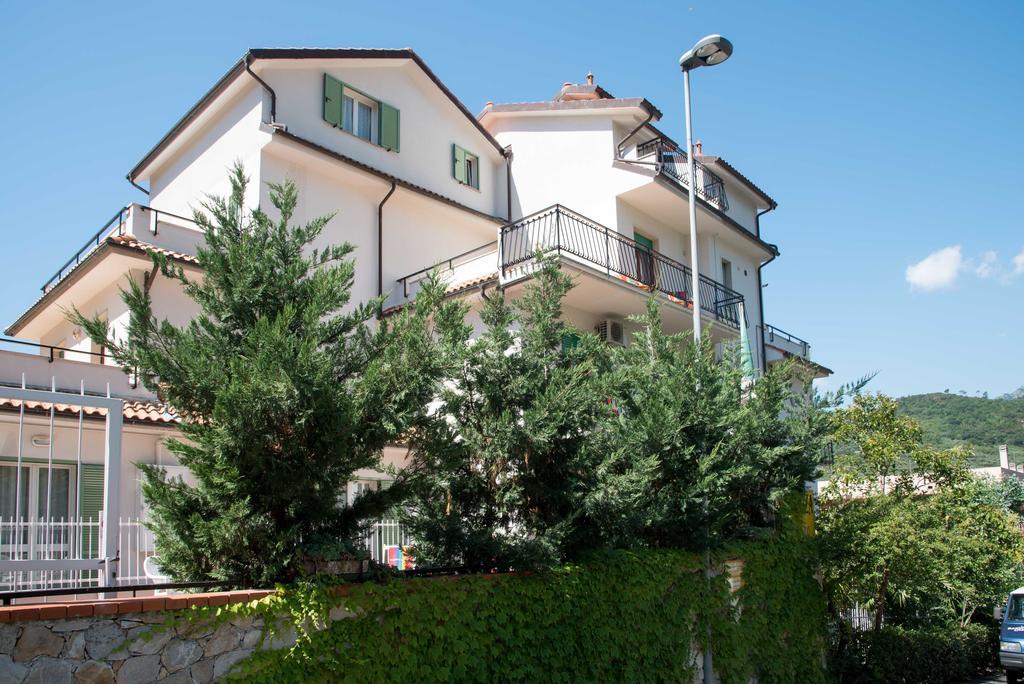 Residence Oleandro Pietra Ligure Luaran gambar
