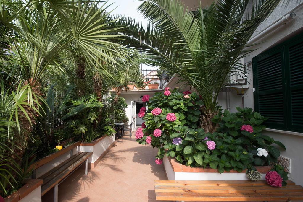 Residence Oleandro Pietra Ligure Luaran gambar