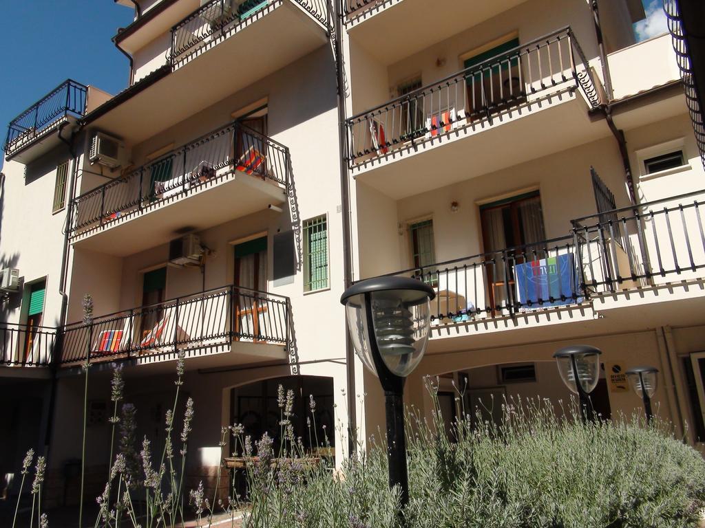 Residence Oleandro Pietra Ligure Luaran gambar