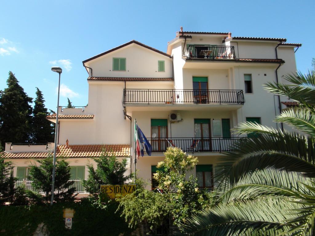 Residence Oleandro Pietra Ligure Luaran gambar