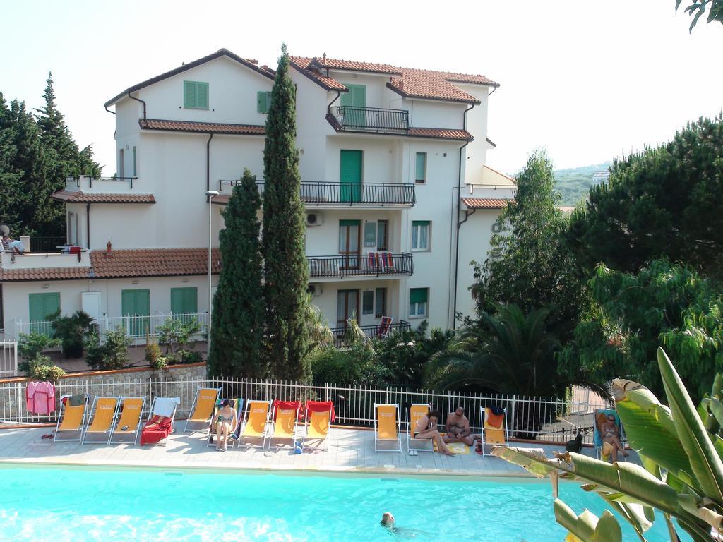 Residence Oleandro Pietra Ligure Luaran gambar