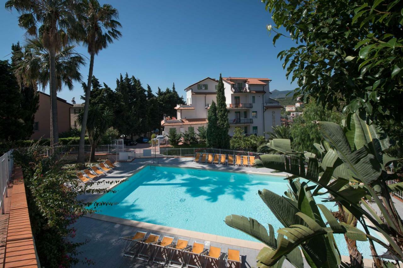 Residence Oleandro Pietra Ligure Luaran gambar