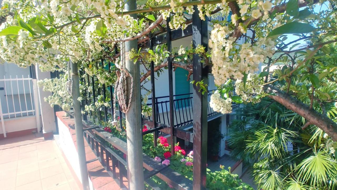 Residence Oleandro Pietra Ligure Luaran gambar